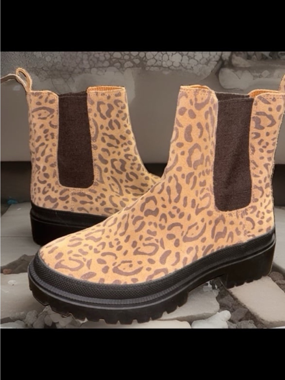 Lucky Brand Ellerey Javan Print Leopard Cow Suede Chelsea Boots, Womens 6